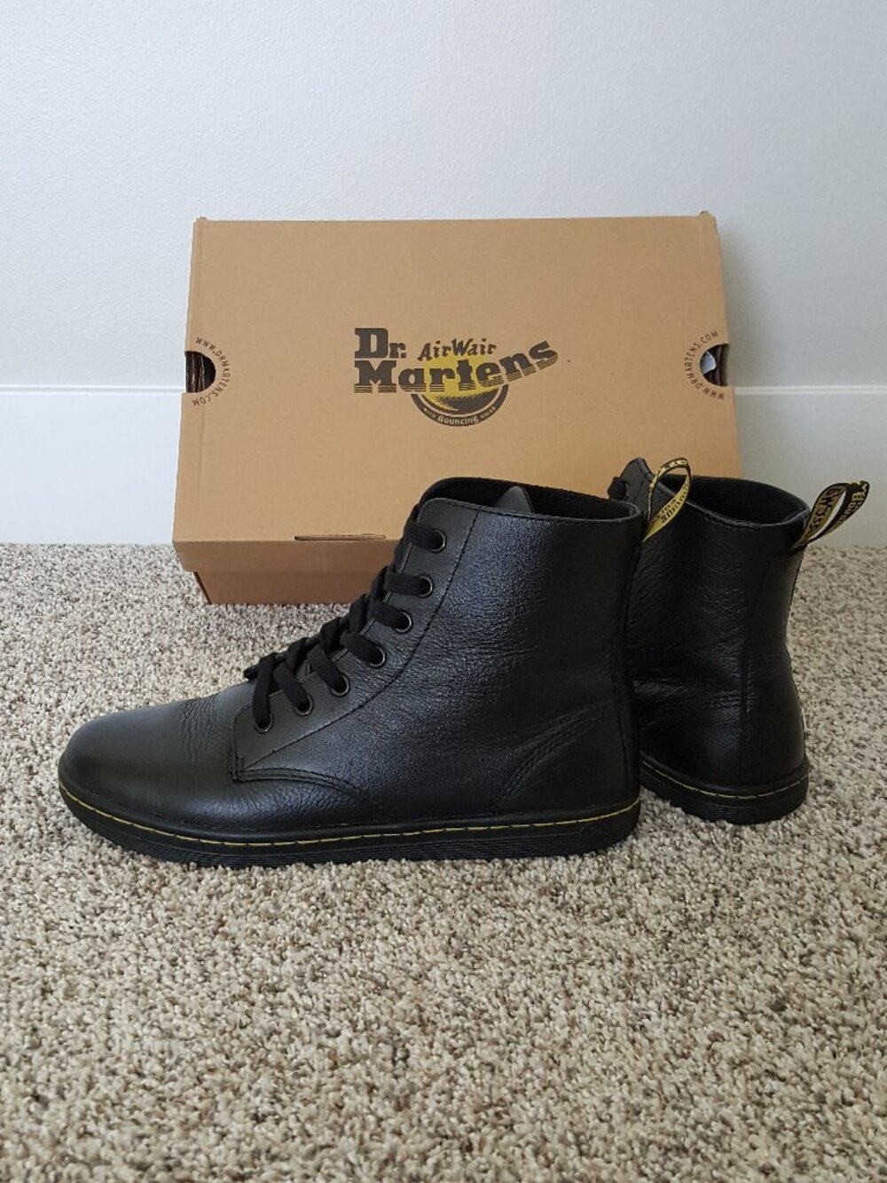 Excellent Cond. Dr. Martens Leyton Women's Leather Casual Combat Boots Black 9